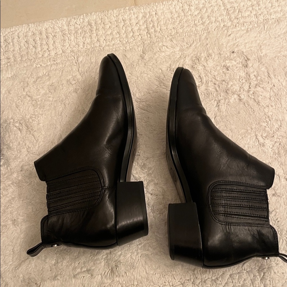 Michael Kors Elegant Black Leather Boots
